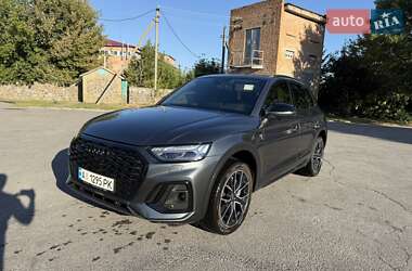 Позашляховик / Кросовер Audi Q5 2021 в 