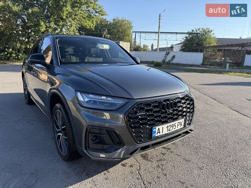 Позашляховик / Кросовер Audi Q5 2021 в Києві