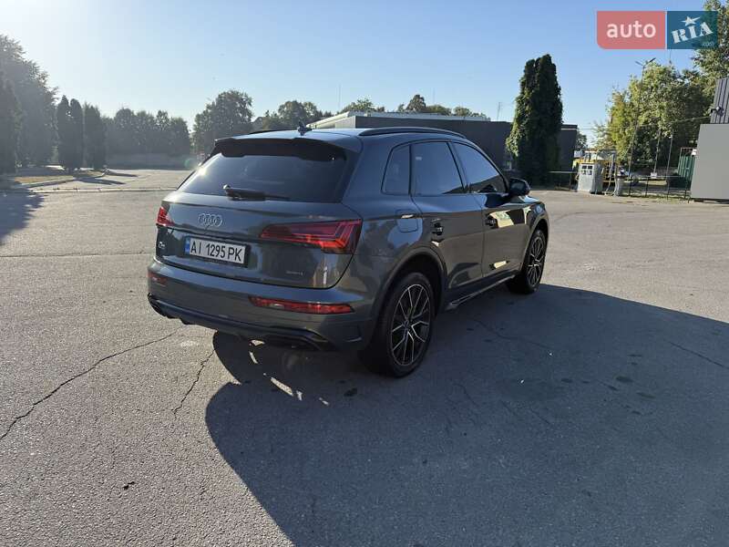 Позашляховик / Кросовер Audi Q5 2021 в Києві