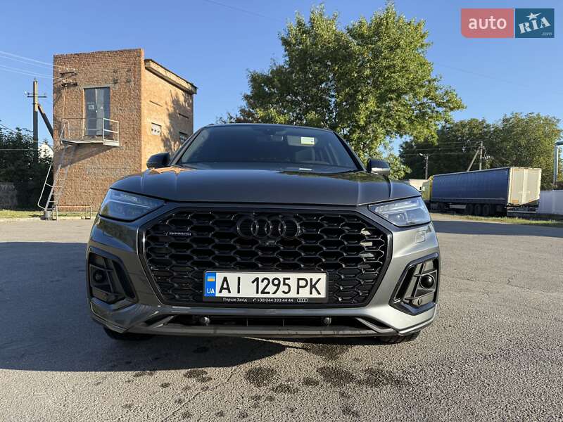 Позашляховик / Кросовер Audi Q5 2021 в Києві