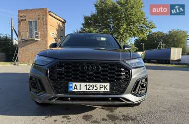 Позашляховик / Кросовер Audi Q5 2021 в 