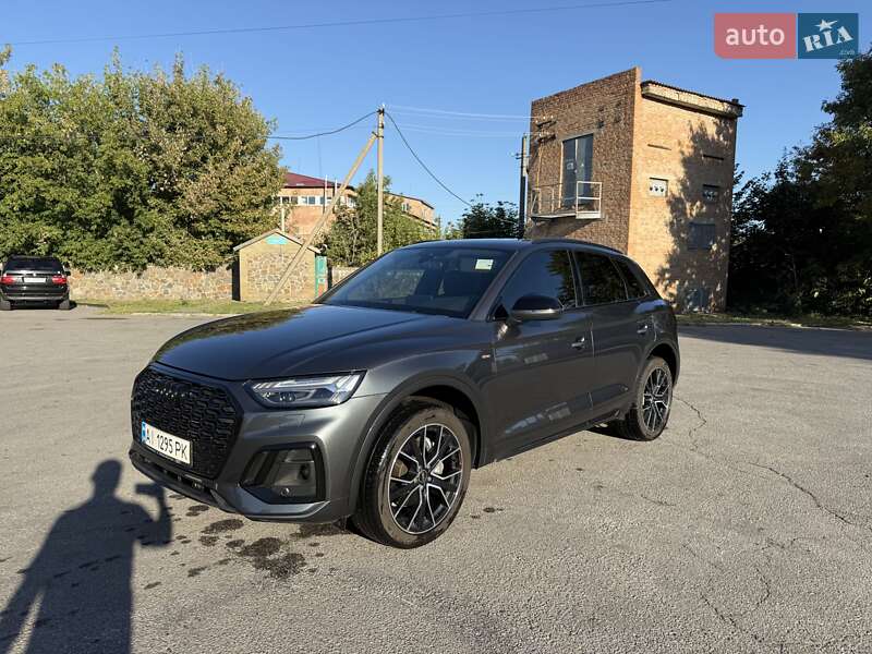 Позашляховик / Кросовер Audi Q5 2021 в Києві