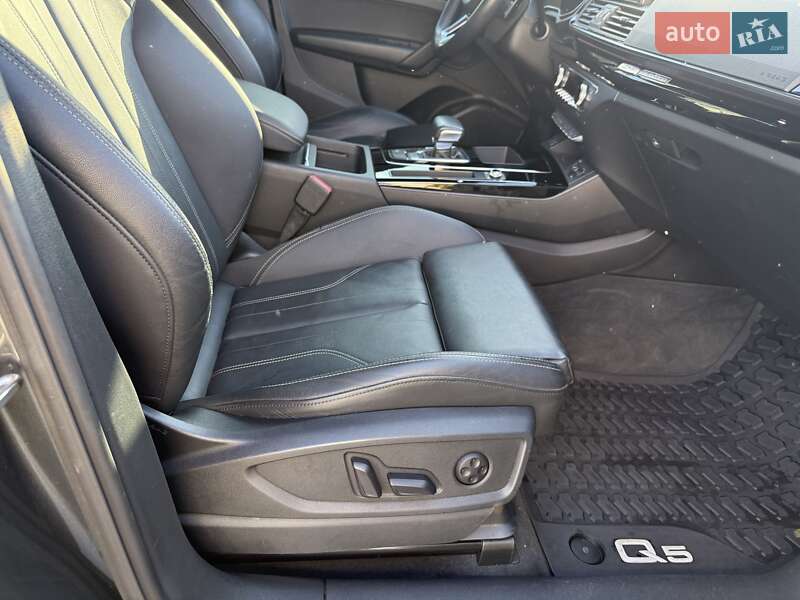 Позашляховик / Кросовер Audi Q5 2021 в Києві