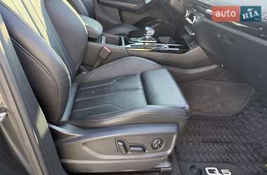 Позашляховик / Кросовер Audi Q5 2021 в 
