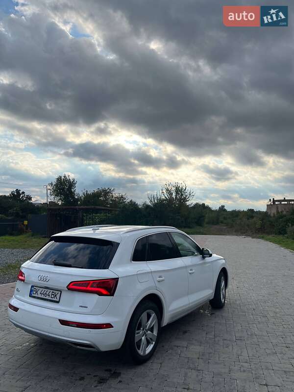 Позашляховик / Кросовер Audi Q5 2018 в Здолбуніві