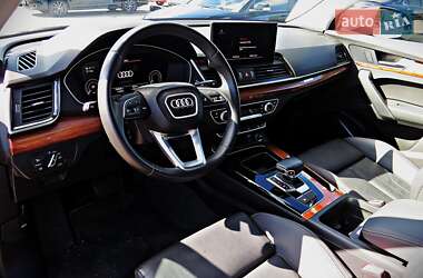 Позашляховик / Кросовер Audi Q5 2022 в 