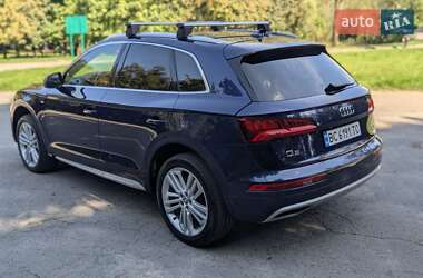 Внедорожник / Кроссовер Audi Q5 2017 в 