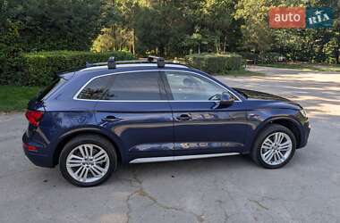 Внедорожник / Кроссовер Audi Q5 2017 в 