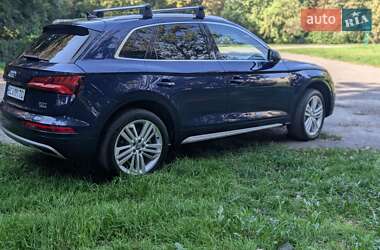 Внедорожник / Кроссовер Audi Q5 2017 в 
