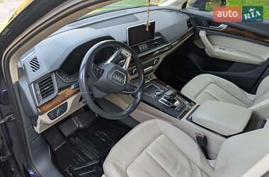 Внедорожник / Кроссовер Audi Q5 2017 в 
