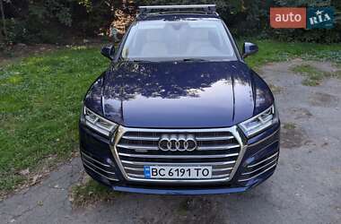 Внедорожник / Кроссовер Audi Q5 2017 в 