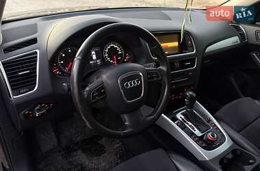 Внедорожник / Кроссовер Audi Q5 2009 в 