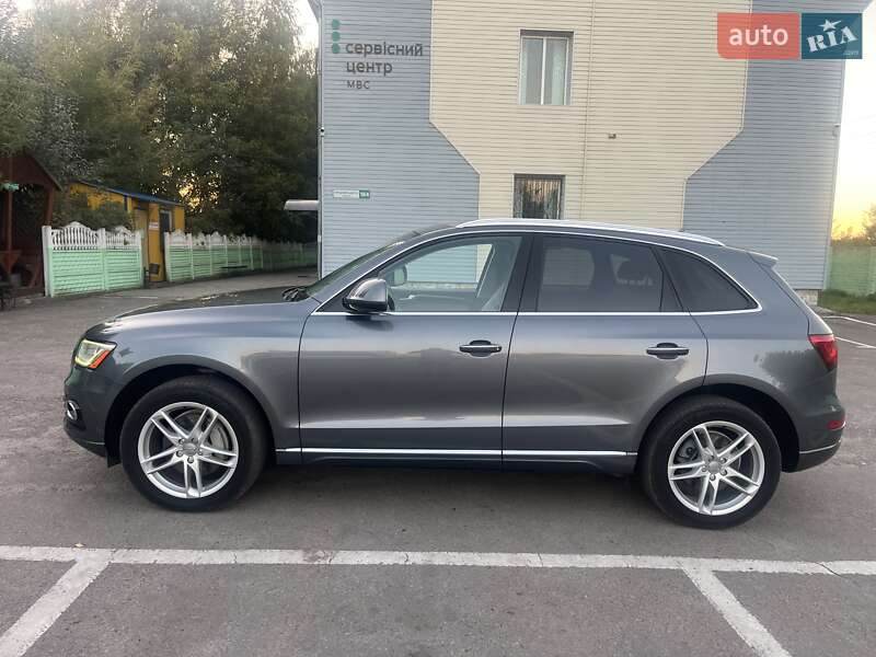 Позашляховик / Кросовер Audi Q5 2015 в Дубні