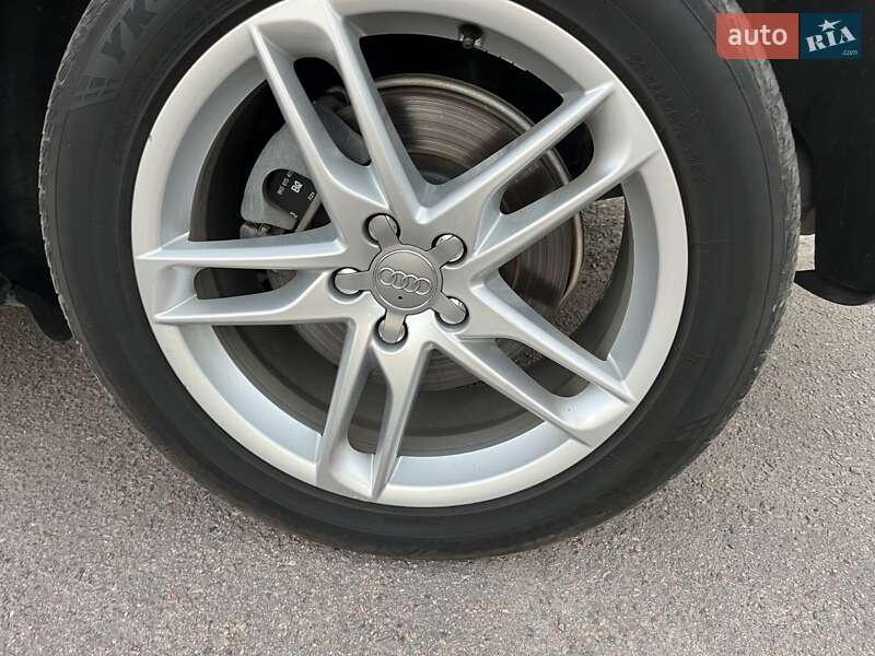 Позашляховик / Кросовер Audi Q5 2015 в Дубні