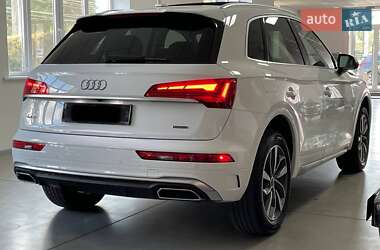 Внедорожник / Кроссовер Audi Q5 2024 в 