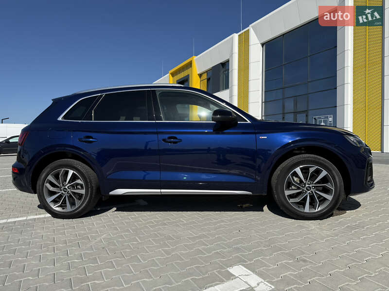 Внедорожник / Кроссовер Audi Q5 2022 в Львове
