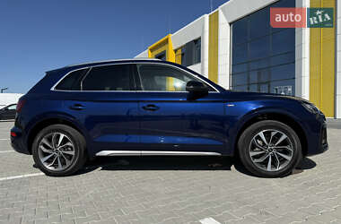 Позашляховик / Кросовер Audi Q5 2022 в 