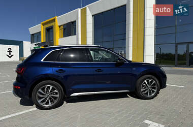 Позашляховик / Кросовер Audi Q5 2022 в 
