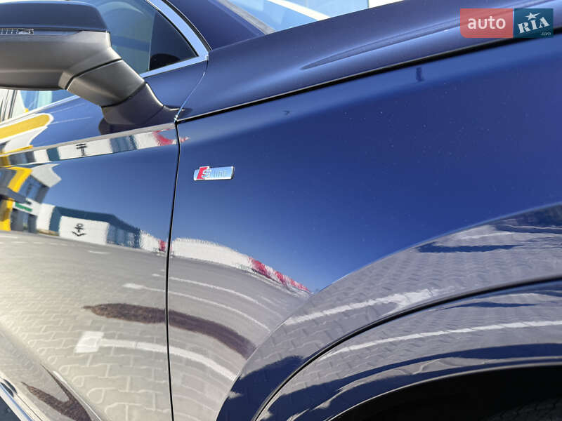 Внедорожник / Кроссовер Audi Q5 2022 в Львове