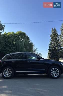 Позашляховик / Кросовер Audi Q5 2015 в 