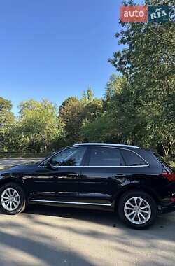 Позашляховик / Кросовер Audi Q5 2015 в 