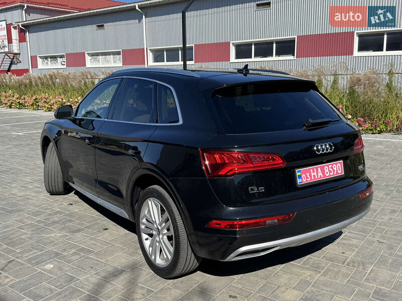 Позашляховик / Кросовер Audi Q5 2017 в Луцьку