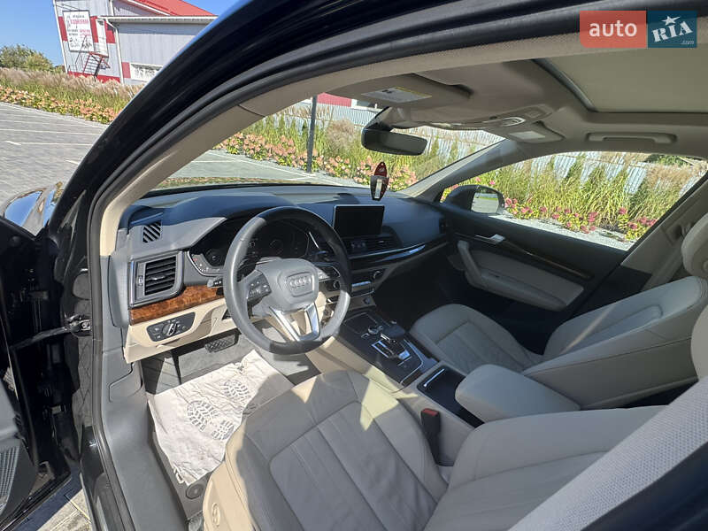 Позашляховик / Кросовер Audi Q5 2017 в Луцьку