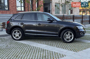 Внедорожник / Кроссовер Audi Q5 2016 в 