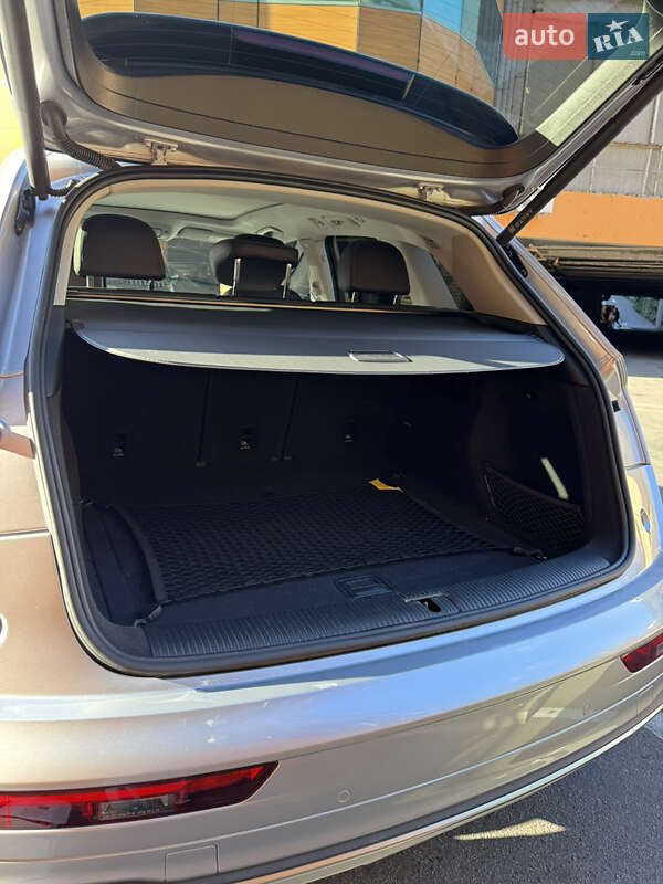 Позашляховик / Кросовер Audi Q5 2022 в Одесі