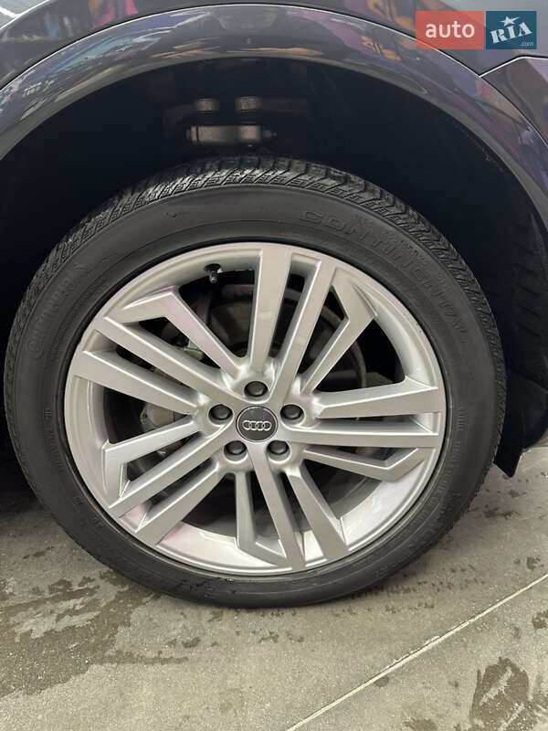 Внедорожник / Кроссовер Audi Q5 2019 в Киеве