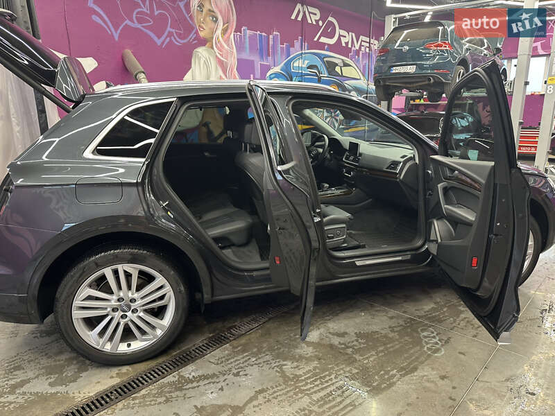 Внедорожник / Кроссовер Audi Q5 2019 в Киеве