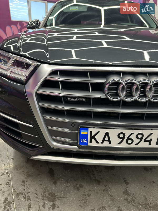 Внедорожник / Кроссовер Audi Q5 2019 в Киеве