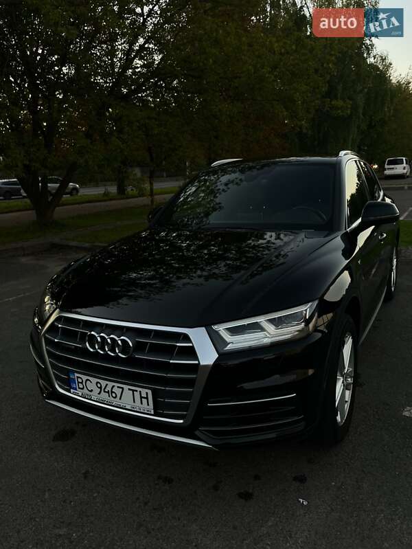 Внедорожник / Кроссовер Audi Q5 2017 в 