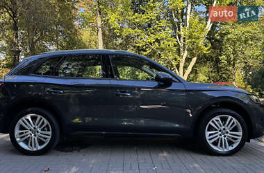 Внедорожник / Кроссовер Audi Q5 2021 в 