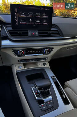 Внедорожник / Кроссовер Audi Q5 2021 в 