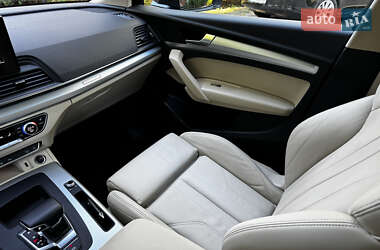 Внедорожник / Кроссовер Audi Q5 2021 в 