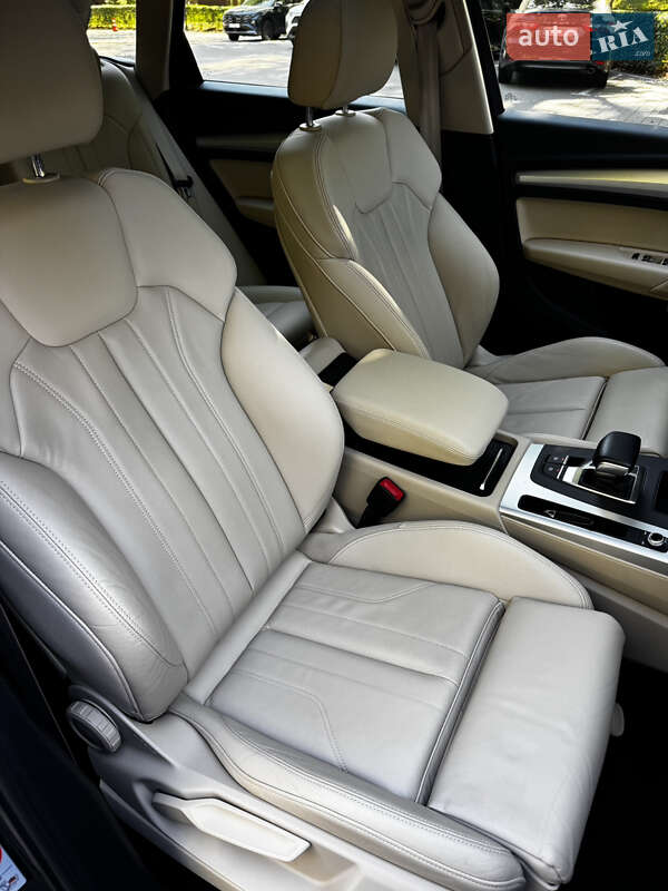 Позашляховик / Кросовер Audi Q5 2021 в Києві