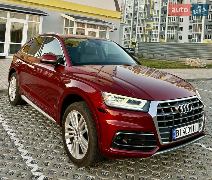 Внедорожник / Кроссовер Audi Q5 2018 в 
