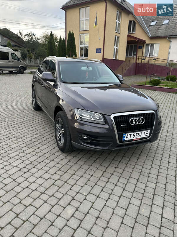 Внедорожник / Кроссовер Audi Q5 2010 в Хусте