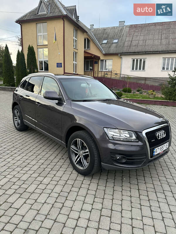 Внедорожник / Кроссовер Audi Q5 2010 в Хусте