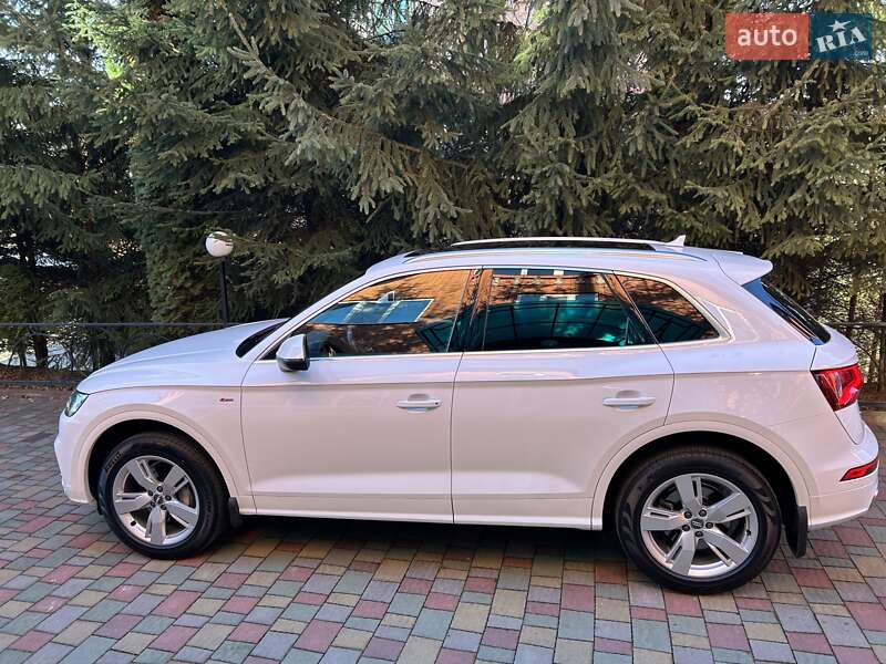 Внедорожник / Кроссовер Audi Q5 2017 в Хмельницком