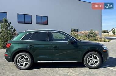 Внедорожник / Кроссовер Audi Q5 2017 в 
