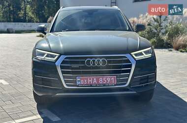 Внедорожник / Кроссовер Audi Q5 2017 в 