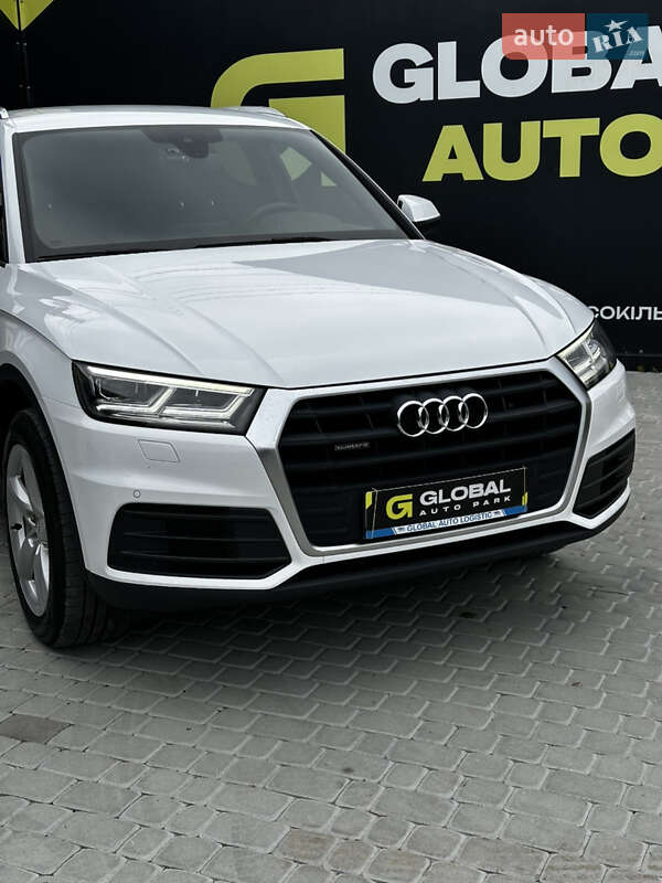 Позашляховик / Кросовер Audi Q5 2017 в Львові