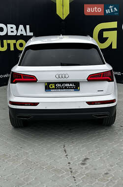 Внедорожник / Кроссовер Audi Q5 2017 в 