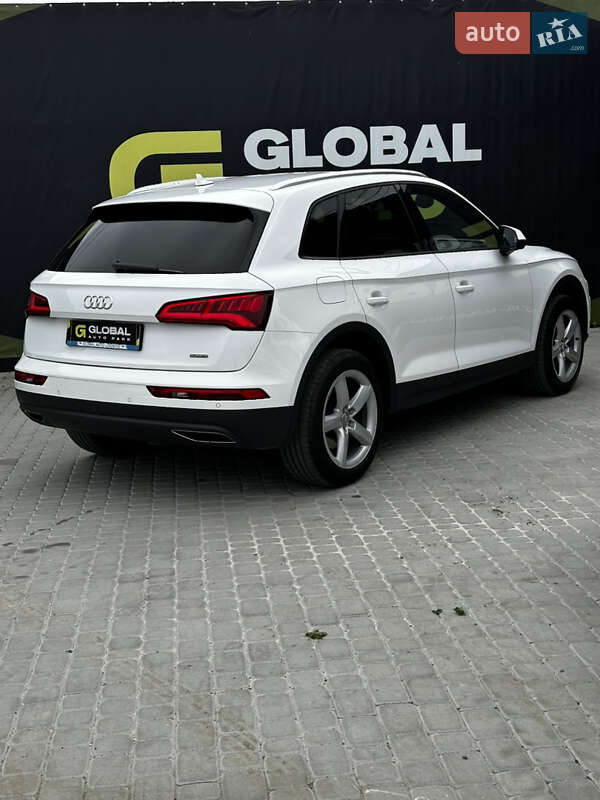 Позашляховик / Кросовер Audi Q5 2017 в Львові