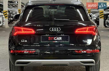 Внедорожник / Кроссовер Audi Q5 2018 в 