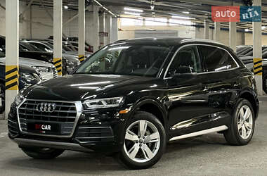 Внедорожник / Кроссовер Audi Q5 2018 в 
