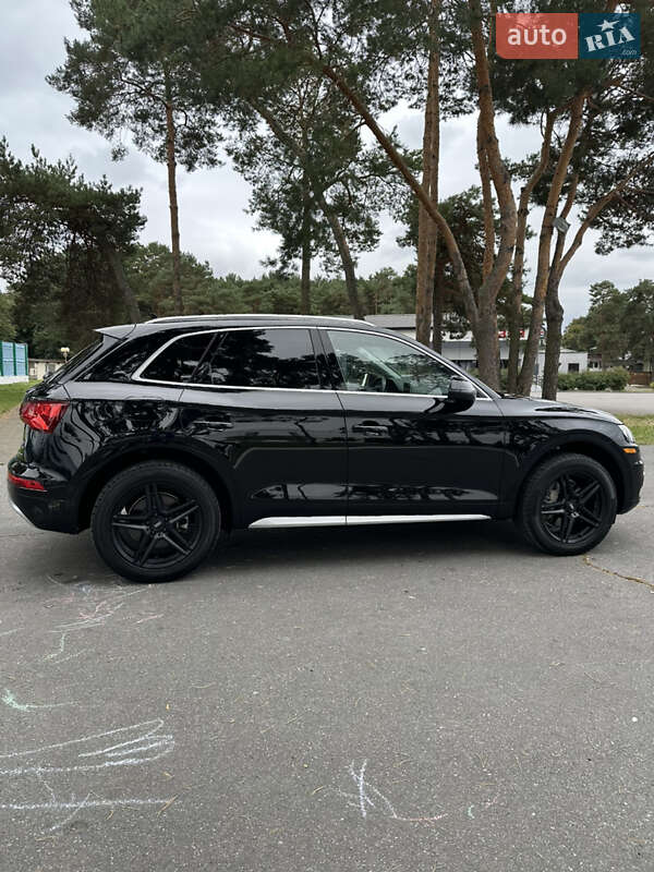 Внедорожник / Кроссовер Audi Q5 2018 в Вараше
