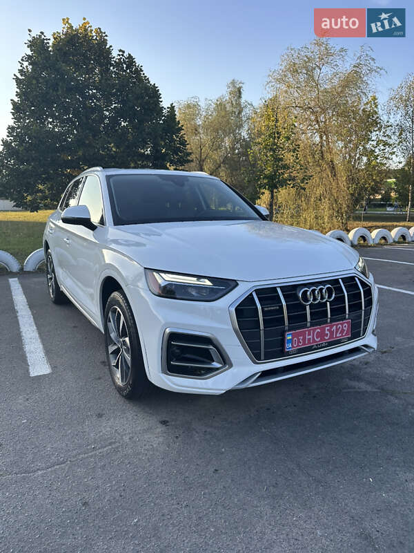 Внедорожник / Кроссовер Audi Q5 2021 в Вараше